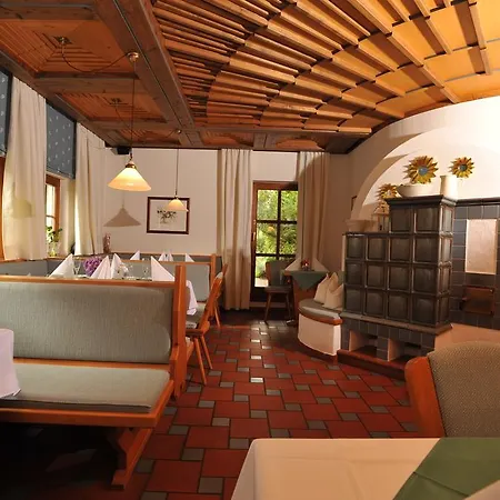 Pensjonat Landhaus Bernhofer *
