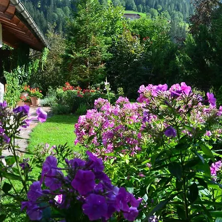 Landhaus Bernhofer Guest house *